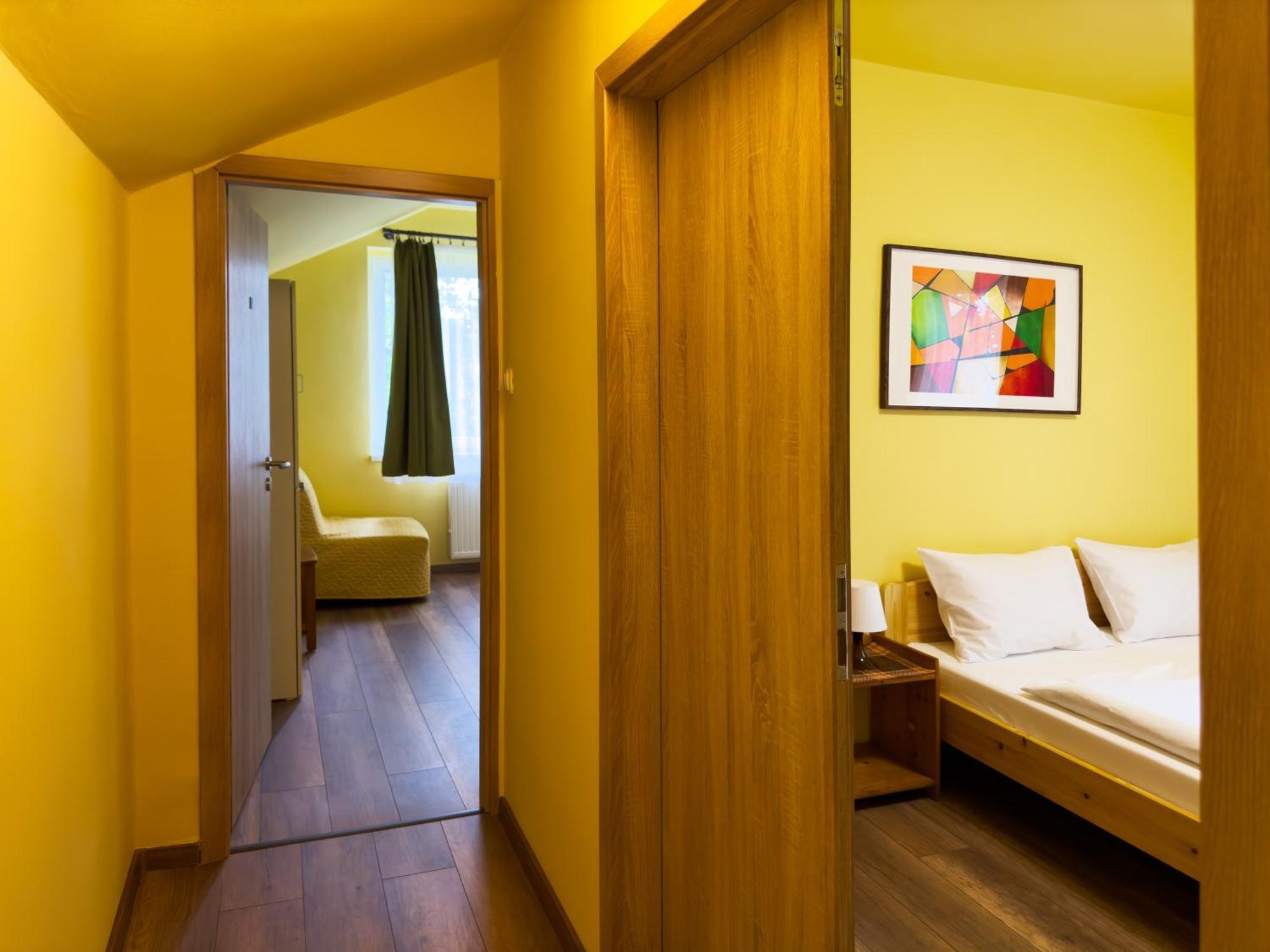 Irisz Panzio Pensiune 3*